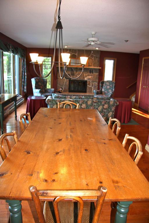 Pow Wow Point Lodge Huntsville Room photo
